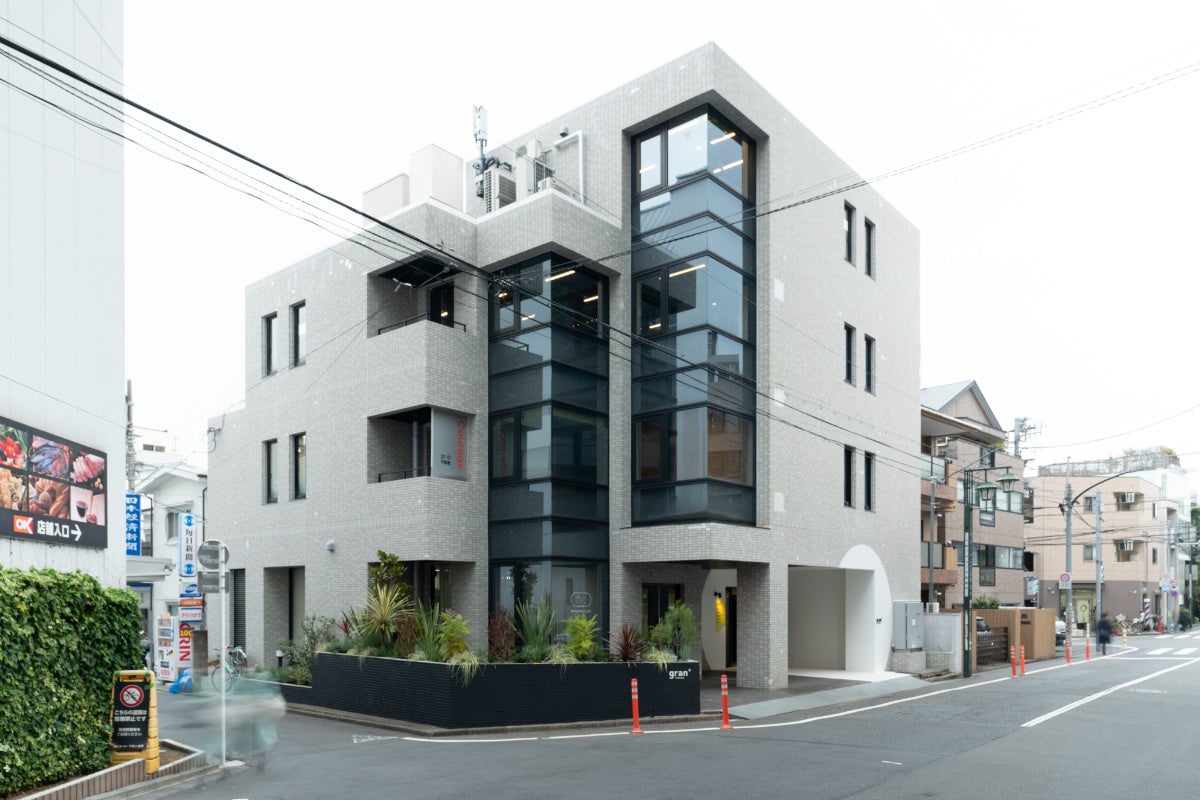 収益ビル再生事業を行うループレイス　渋谷区の1棟ビル再生プロジェクトが完了のサブ画像1_gran+HARAJUKU外観