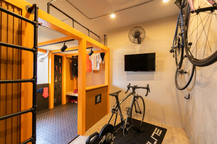 自転車専門店「カミハギサイクル」と制作したロードバイク好きのための賃貸住宅「自転車と暮らすガレージＲＯＯＭ」を11月21日(火)よりサイト公開のメイン画像